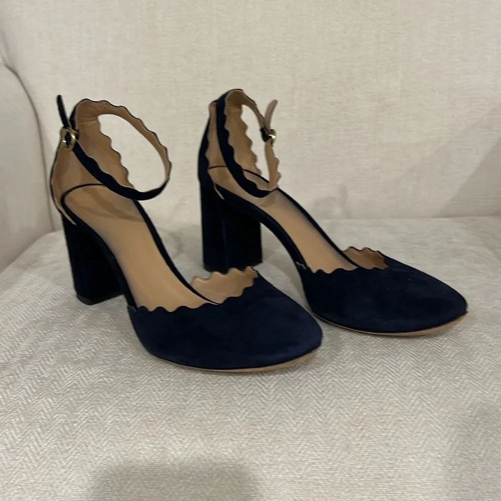 Chloé Navy Scalloped Suede Block Heel Pump